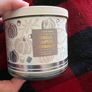 Bath & Body Works candle